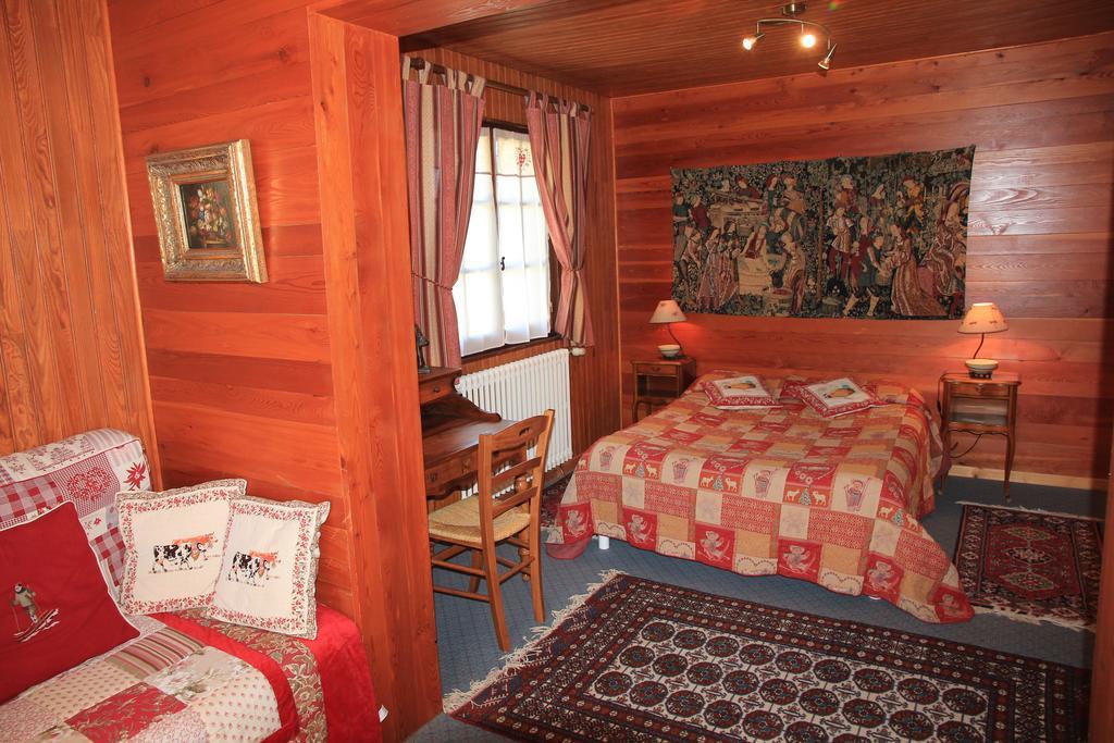Guest House Chalet Saint Roch Албие-Монрон Стая снимка